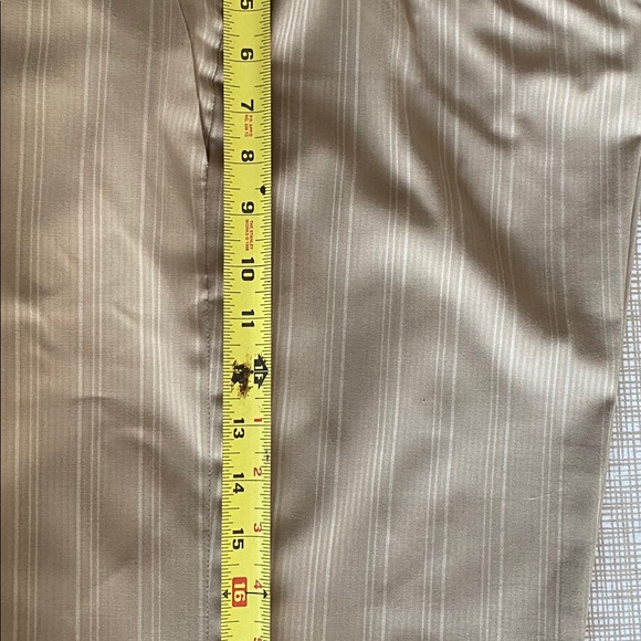 Mossimo Stretch suit-dress/work length tan shorts. - Picture 12 of 16